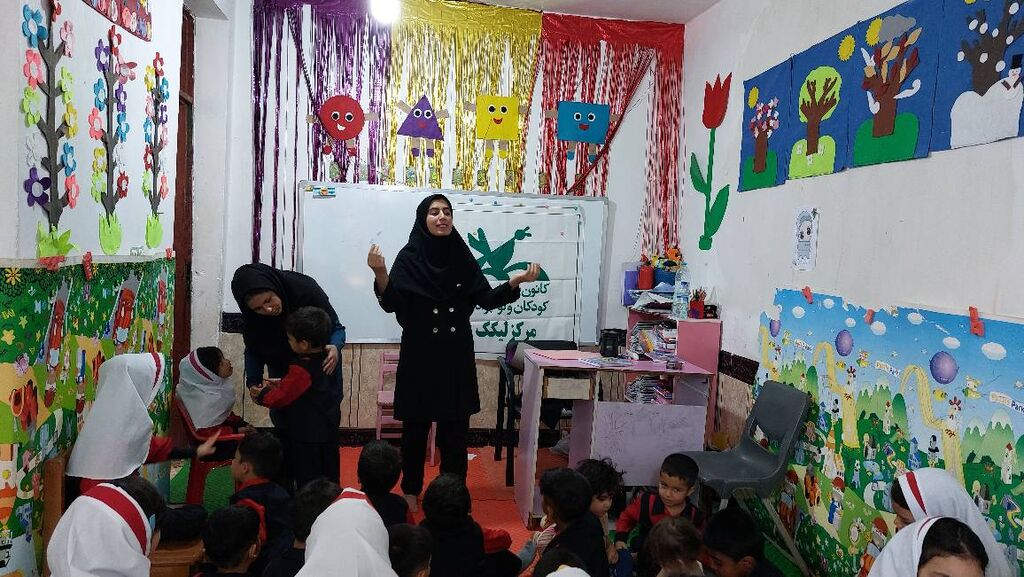 1347839-1 جشن بادبادکها و قصهگویی؛ هدیه کانون لیکک به کودکان در دومین روز هفته ملی کودک