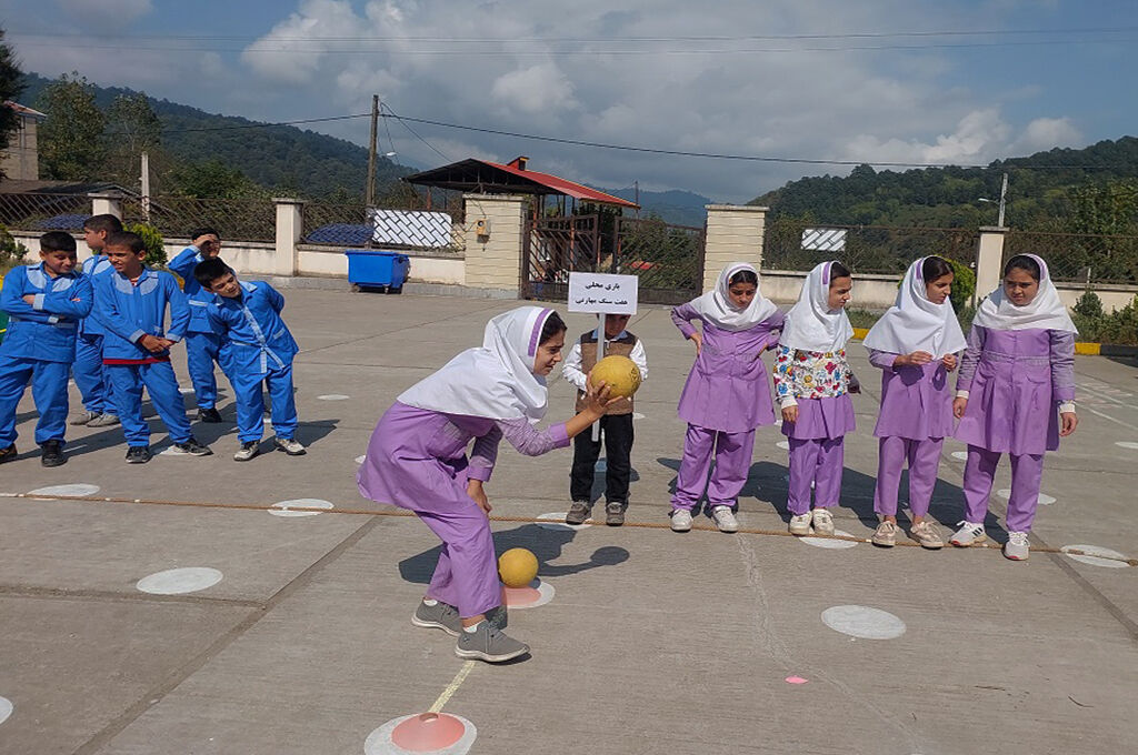 1347998-1 جشنواره بازیهای بومی و محلی کودکان در کانون تالش؛ تبلور «حال خوش زندگی» در هفته ملی کودک