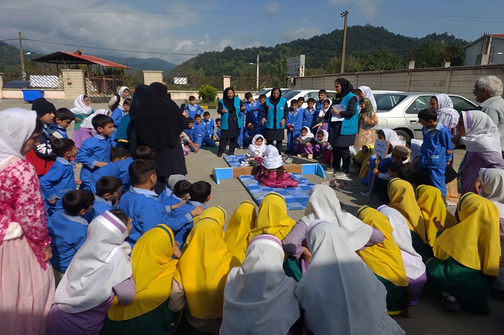 1348002-1 جشنواره بازیهای بومی و محلی کودکان در کانون تالش؛ تبلور «حال خوش زندگی» در هفته ملی کودک