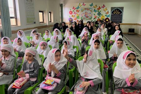 کارگاه نقاشیِ امنیت، با دستان کودک و نگاه مادر