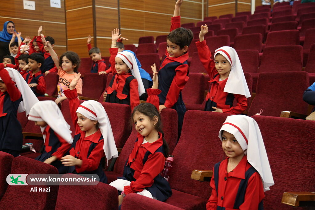 1348097-1 "جنگ شادی هزار لبخند" ویژه کودکان پیشدبستانی در بوشهر برگزار شد