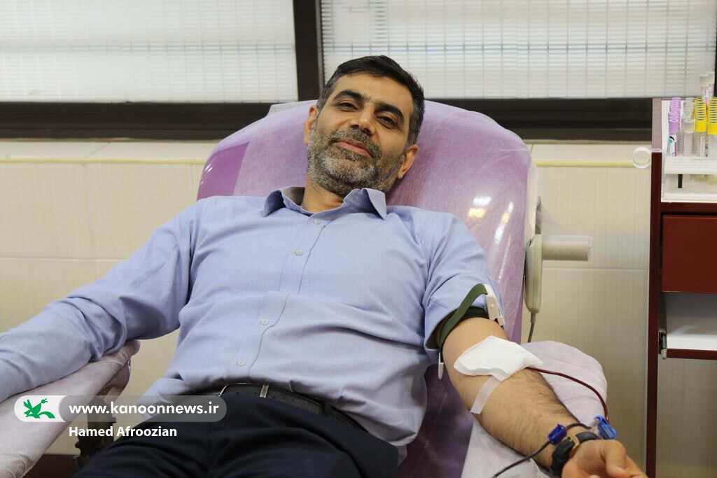 1348458-1 کارکنان کانون پرورش فکری مازندران با اهدای خون، روز جهانی کودک را گرامی داشتند