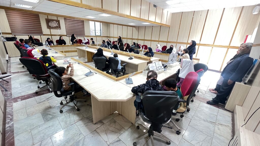 1348644-1 قصهگویی شاد برای دانشآموزان با نیازهای ویژه در یاسوج