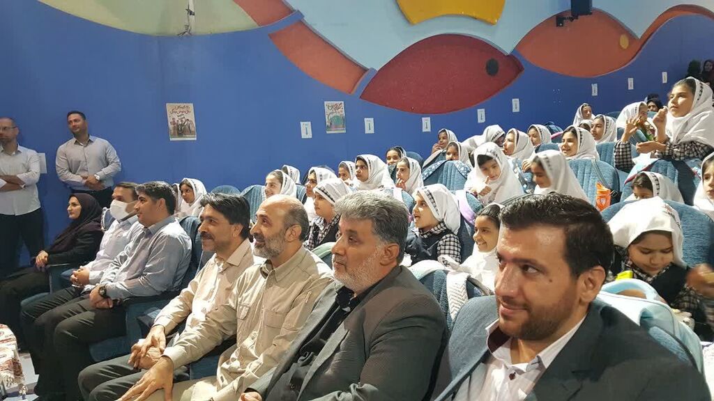 1348756-1 جشن پُر شور هفته ملی کودک در کانون کرمانشاه