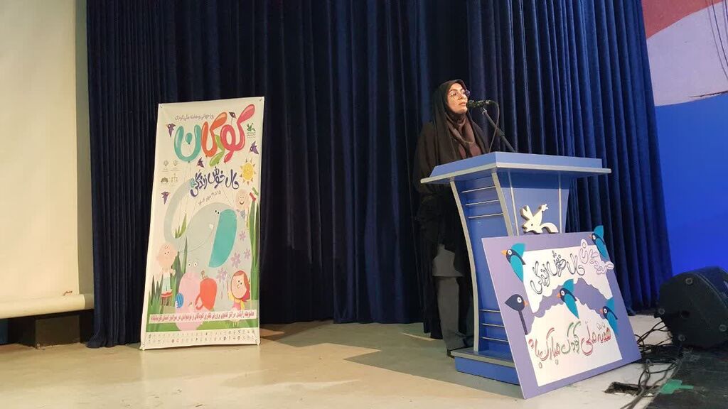 1348762-1 جشن پُر شور هفته ملی کودک در کانون کرمانشاه