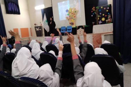 کودکان خلخالی با دو ویژه‌برنامه شاد، هفته ملی کودک را آغاز کردند