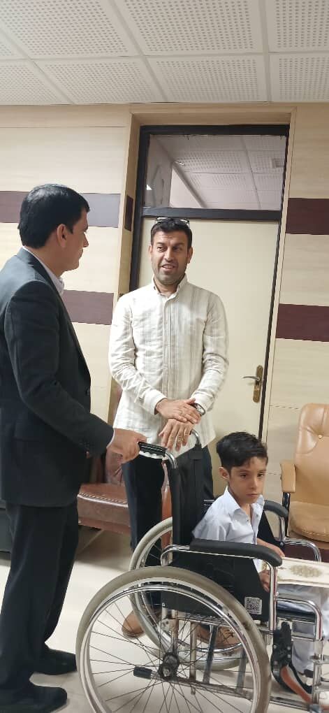 1348910-1 دیدار کودکان نخبه شهرستان جاسک با فرماندار