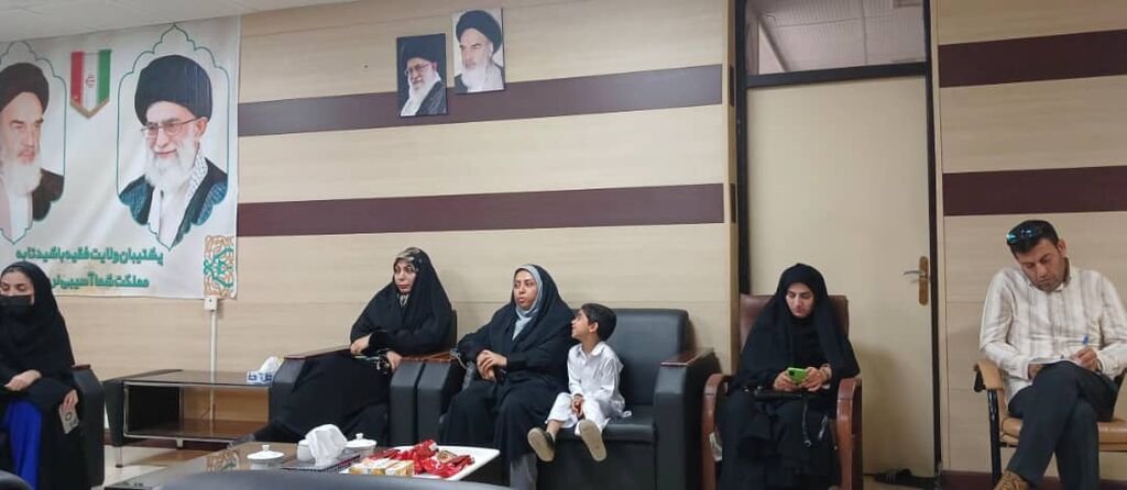 1348911-1 دیدار کودکان نخبه شهرستان جاسک با فرماندار