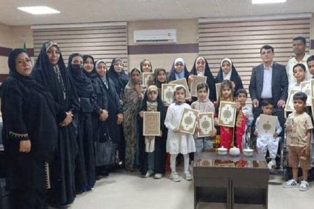 دیدار کودکان نخبه شهرستان جاسک با فرماندار