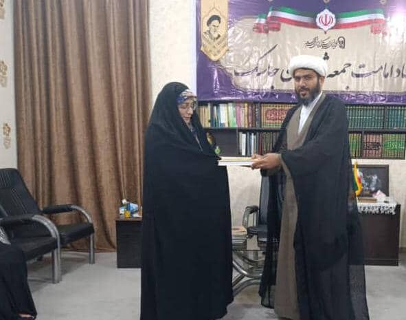 1348955-1 دیدارکودکان جاسک به همراه مسئول مرکز جاسک و اعضای شورای والدین با امام جمعه شهرستان