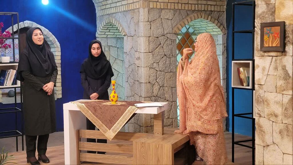 حضور کارشناس مسئول فرهنگی هنری و ادبی و عضو برگزیده کانون هرمزگان در برنامه" سر پناه"