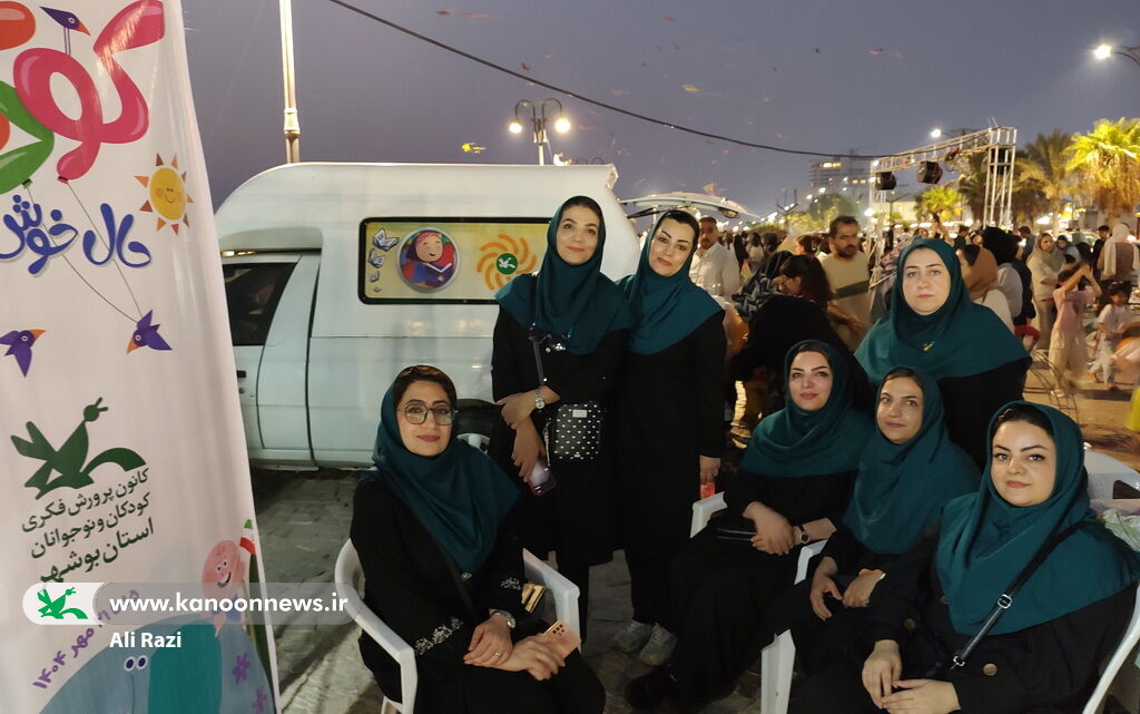 پرواز بادبادک‌ها بر فراز ساحل نیلگون خلیج فارس در بوشهر