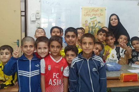 آغاز هفته کودک با شعر و نقاشی در مرکز یک شیراز