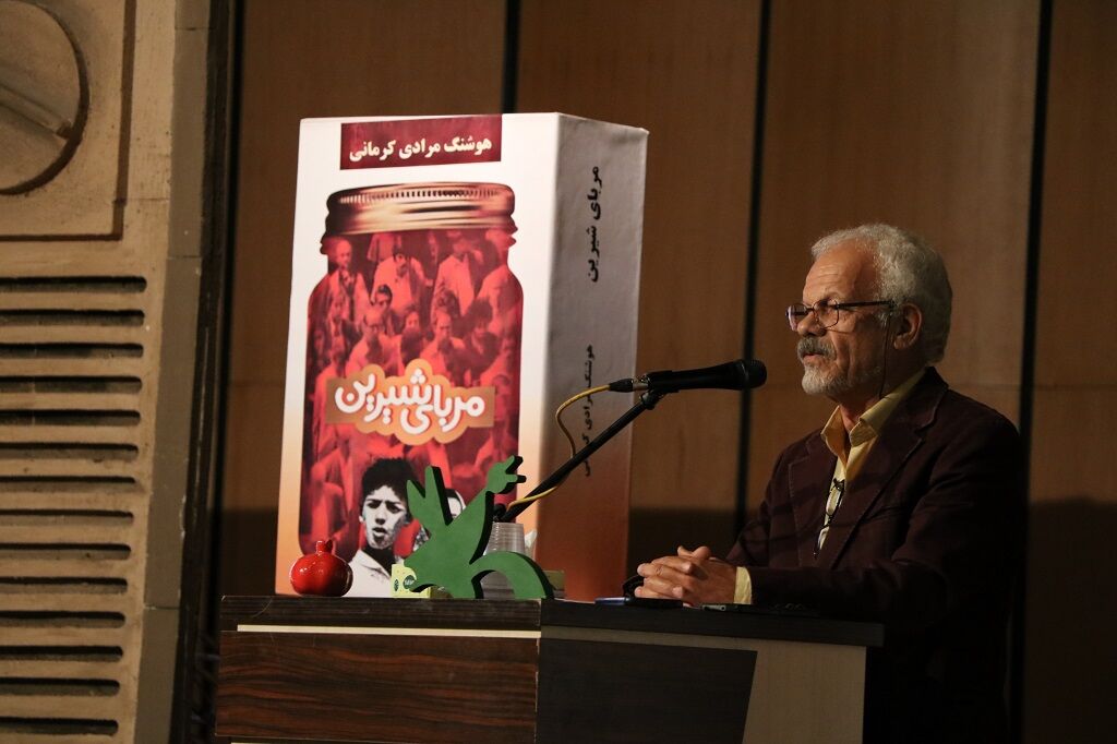 1349360-1 هوشنگ مرادیکرمانی نماد مقاومت و پایداری فرهنگ ایران است