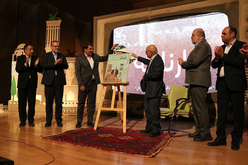 1349371-1 صادقانه نوشتم، بر دل نشست و ماندگار شد