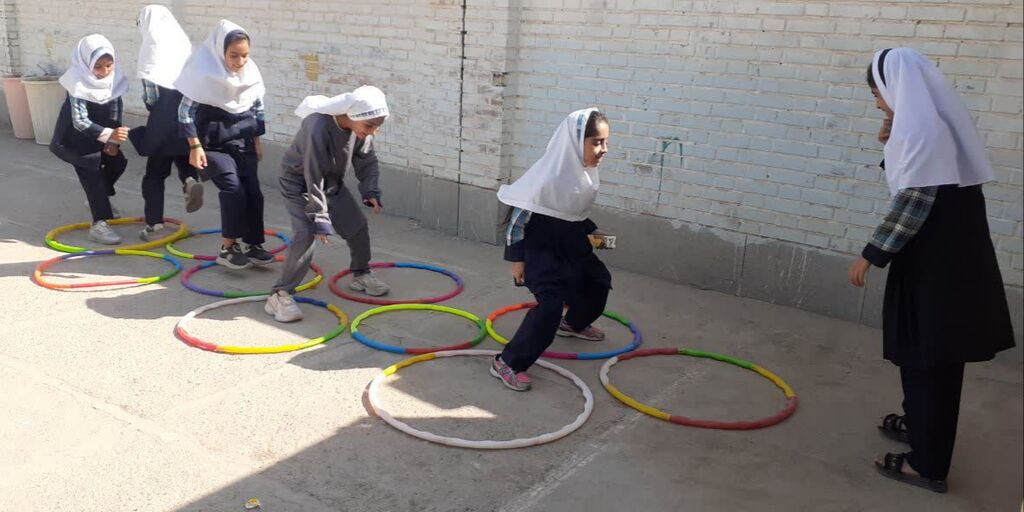 1349411-1 فعالیت مرکز قصرشیرین و شبکه بهداشت در مدارس به مناسبت هفته ملی کودک