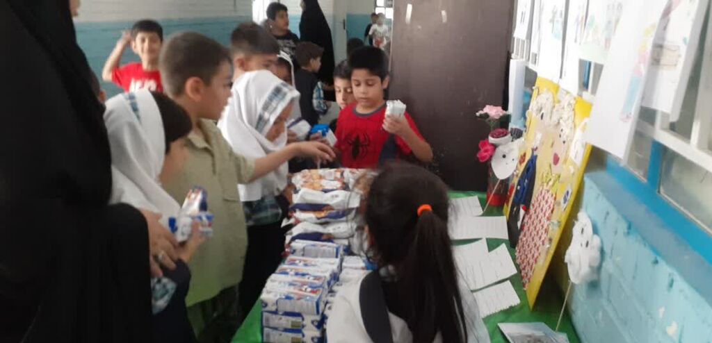 1349412-1 فعالیت مرکز قصرشیرین و شبکه بهداشت در مدارس به مناسبت هفته ملی کودک