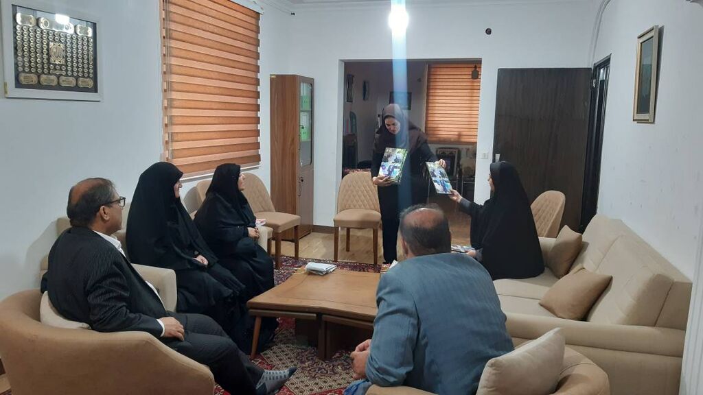 1349645-1 تقدیم لبخند به کودکان؛ اجرای برنامههای فرهنگی کانون در مرکز خیریه نکا