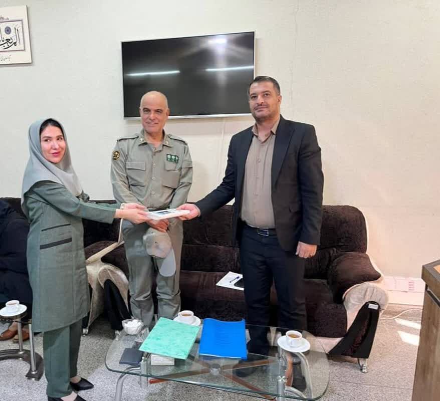 1349654-1 دیدار مسئول مرکز بستک با رییس دادگستری و رئیس منابع طبیعی این شهرستان
