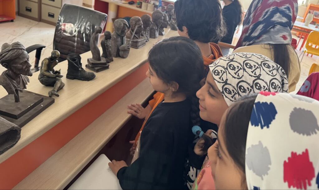 نمایشگاه تجسمی مرکز شماره ۳ اسلام‌آباد غرب در هفته ملی کودک