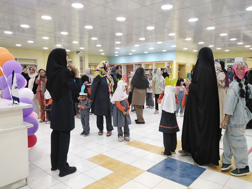 1349691-1 برگزاری کارگاه "والد و کودک "به مناسبت هفته ملی کودک در حاجیآباد