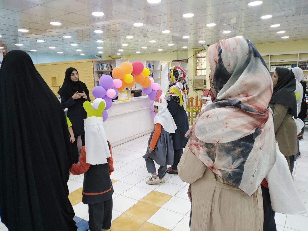 1349692-1 برگزاری کارگاه "والد و کودک "به مناسبت هفته ملی کودک در حاجیآباد