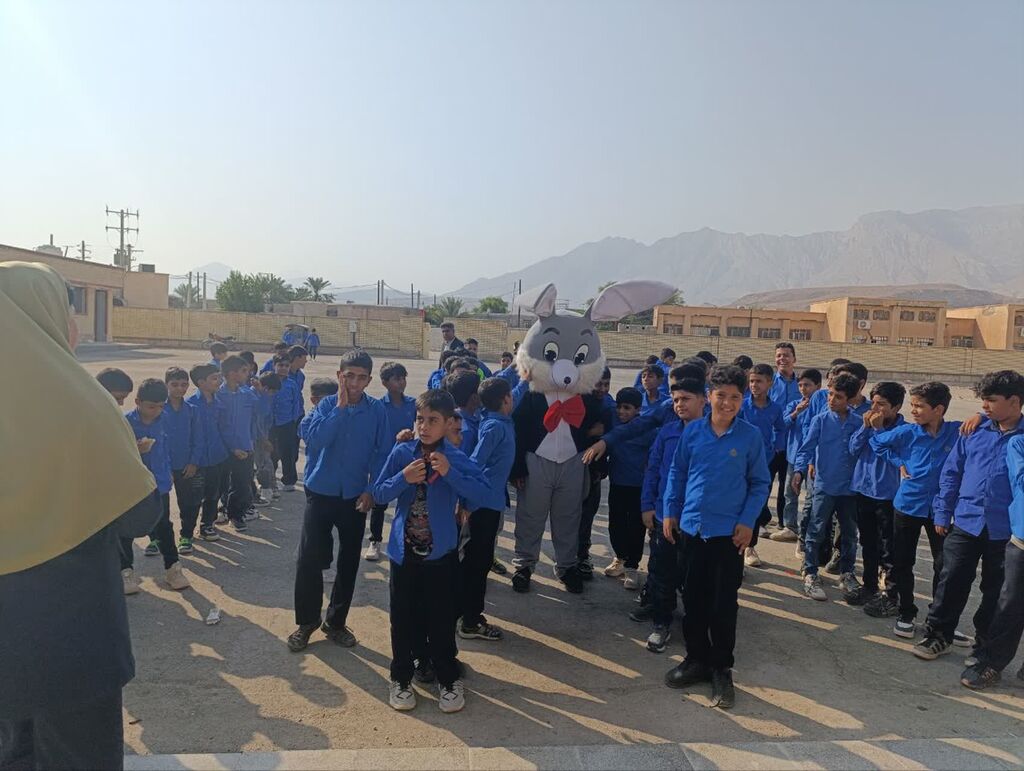 1349697-1 جشن هفته ملی کودک در دبستان روستای شمیل