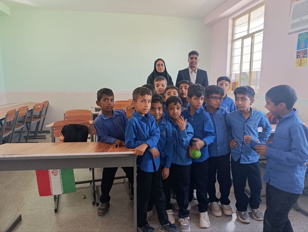 1349699-1 جشن هفته ملی کودک در دبستان روستای شمیل