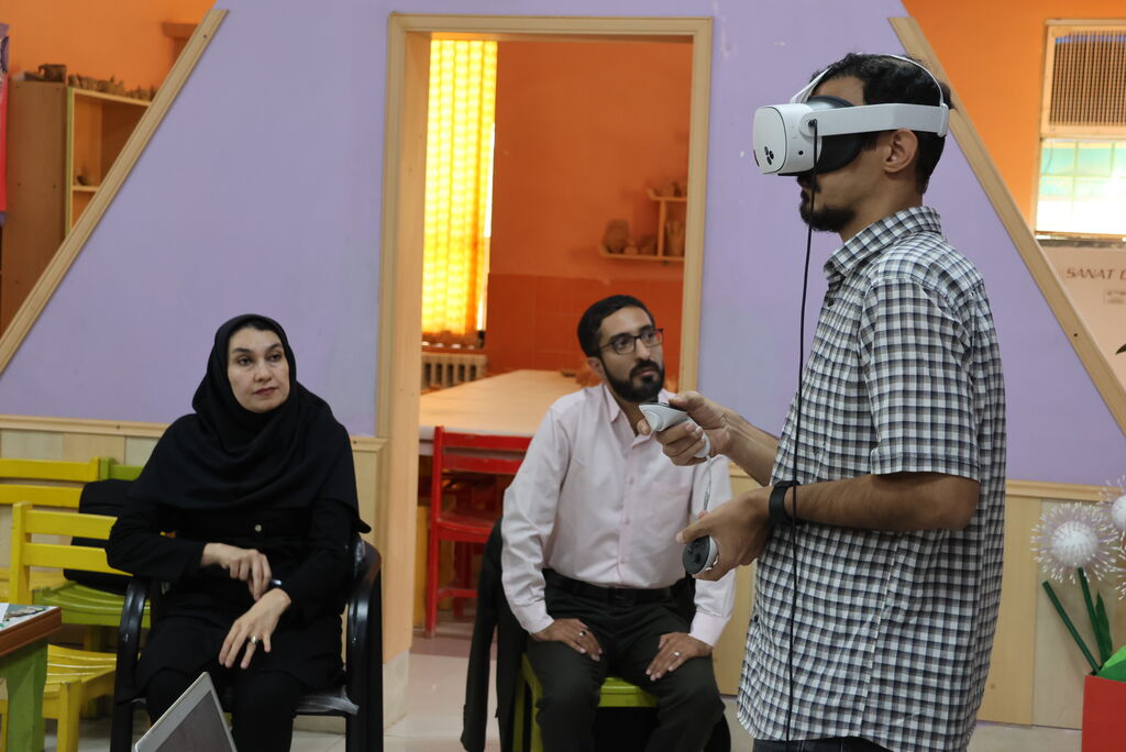 مربیان کانون چهارمحال و بختیاری با کاربردهای علمی عینک واقعیت مجازی «XR» آشنا شدند