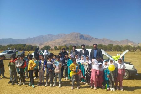 کانون و مسئولین در کنار کودکان برای تحقق شعار “حال خوش زندگی” در فارسینج سنقر
