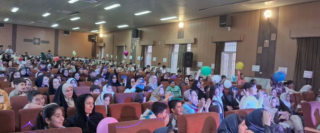 1350011-1 جشن بزرگ کودکانه در کنگاور با محوریت نشاط اجتماعی