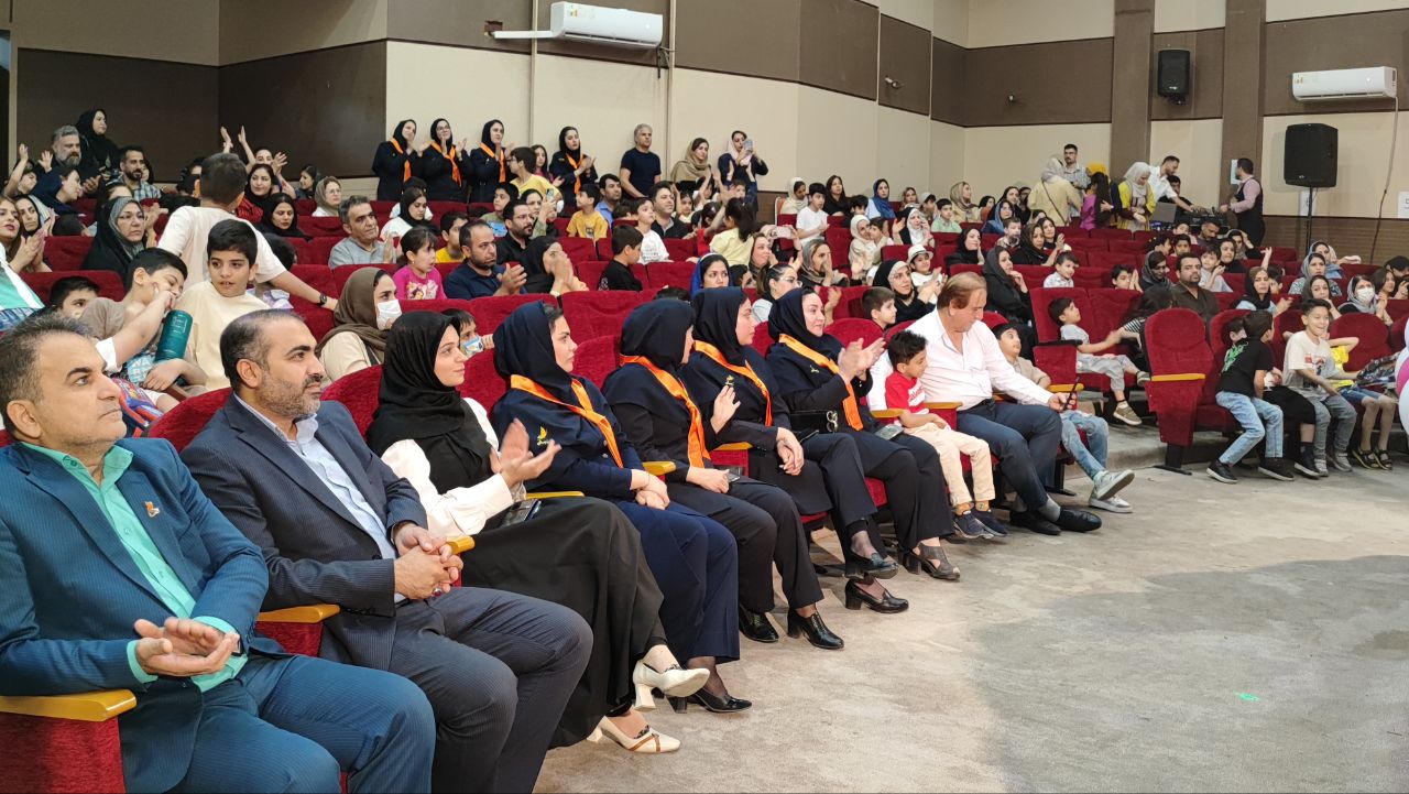 ویژه‌برنامه «کودکان، حال خوش زندگی» با حضور عمو قناد در اهواز برگزار شد