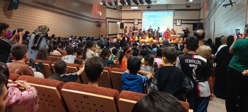 1350254-1 جشن "روژی مندالان" در جوانرود برگزار شد