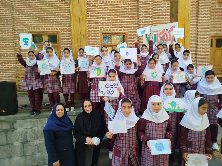 1350309-1 مراکز کانون در شهرهای انگوت، نمین و هشجین دومین روز از هفته ملی کودک را گرامی داشتند