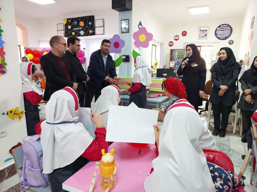 1350315-1 مراکز کانون در شهرهای انگوت، نمین و هشجین دومین روز از هفته ملی کودک را گرامی داشتند