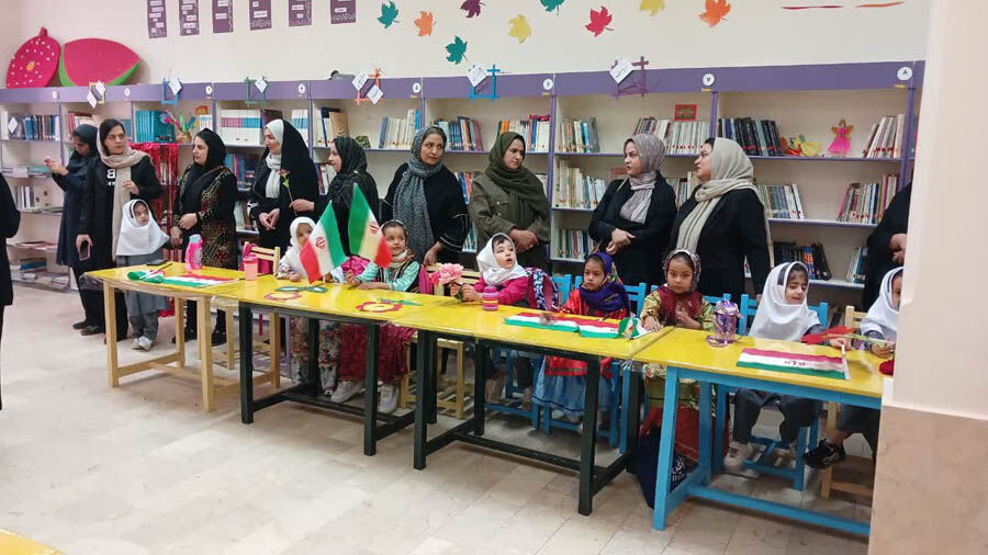 1350325-1 مراکز کانون در شهرهای انگوت، نمین و هشجین دومین روز از هفته ملی کودک را گرامی داشتند
