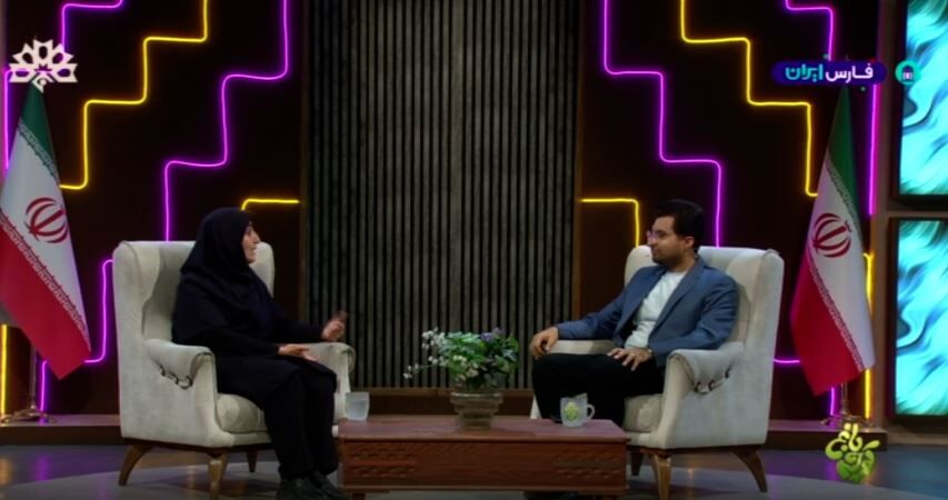 1350329-1 تجلیل از فعالان حوزه کودک در برنامه تلویزیونی «کوچه باغ»