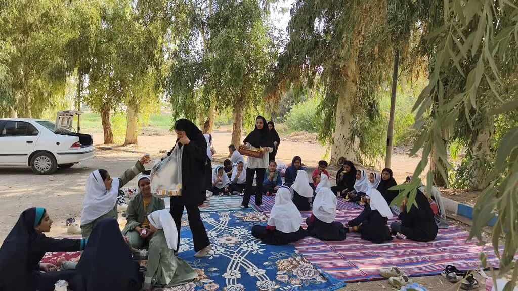 1350369-1 اردوی مشترک کانون و کمیته امداد برای حال خوش کودکان قصرشیرین برگزار شد