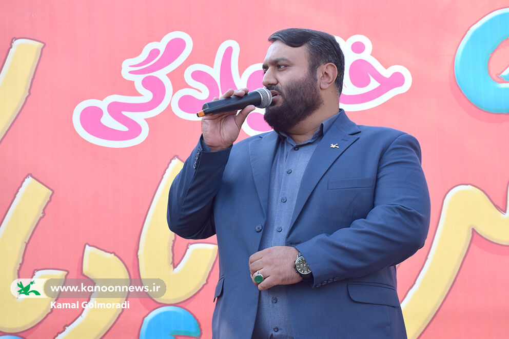 1350607-1 جشن پرواز بادبادکها در خرمآباد؛ جلوهای از شادمانی در هفته ملی کودک