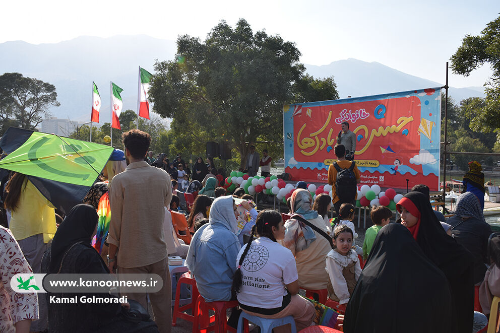 1350623-1 جشن پرواز بادبادکها در خرمآباد؛ جلوهای از شادمانی در هفته ملی کودک