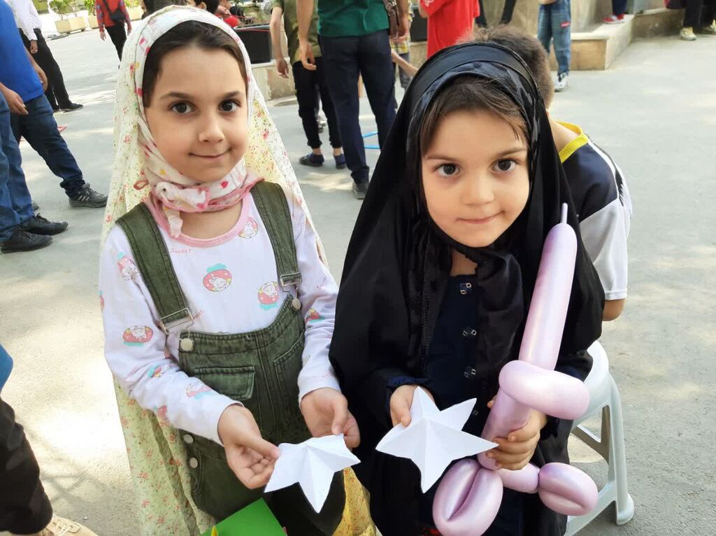 1350901-1 برگزاری ویژه برنامهی «ستارههای دنبالهدار» در کرج