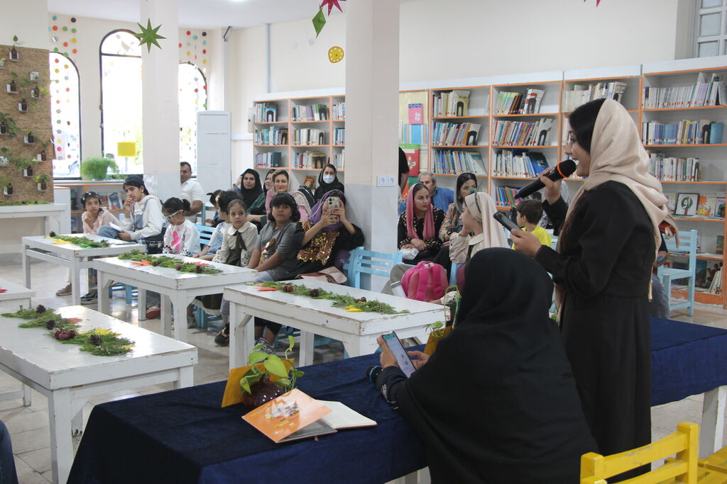 1350942-2 مرکز فرهنگی هنری شماره یک شیراز میزبان نشست حافظپژوهی و مسابقه شعرخوانی کودکان شد