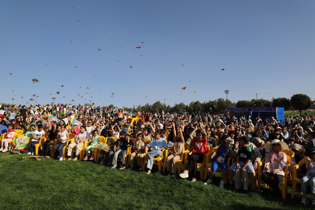 کودکان قزوینی حال خوش زندگی را در جشن پرواز بادبادک‌ها تجربه کردند