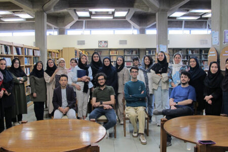 دانشجویان کارشناسی ارشد تصویرسازی از کتابخانه مرجع کانون بازدید کردند