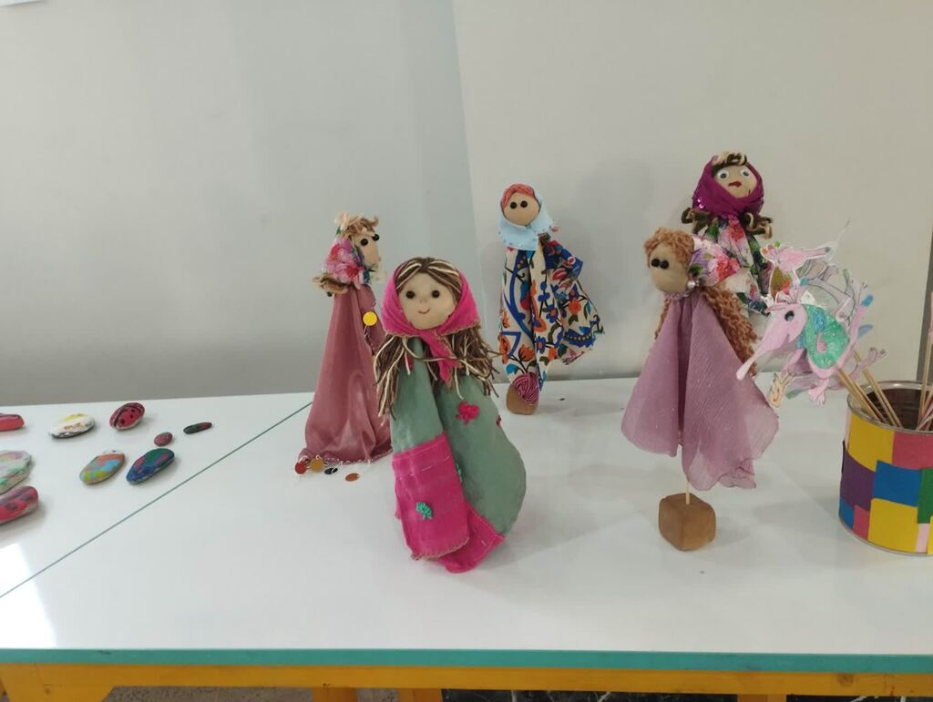 1351189-1 برگزاری نمایشگاههای آثار اعضا در مراکز مختلف کانون کرج