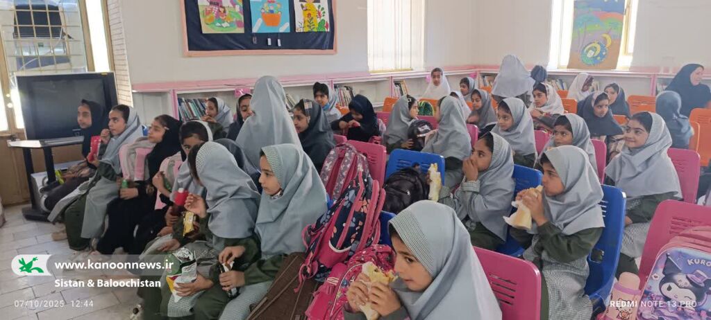 1351196-1 برنامههای شاد و فرهنگی کانون سیستان و بلوچستان در مراکز استان به مناسبت هفته ملی کودک در حال اجراست