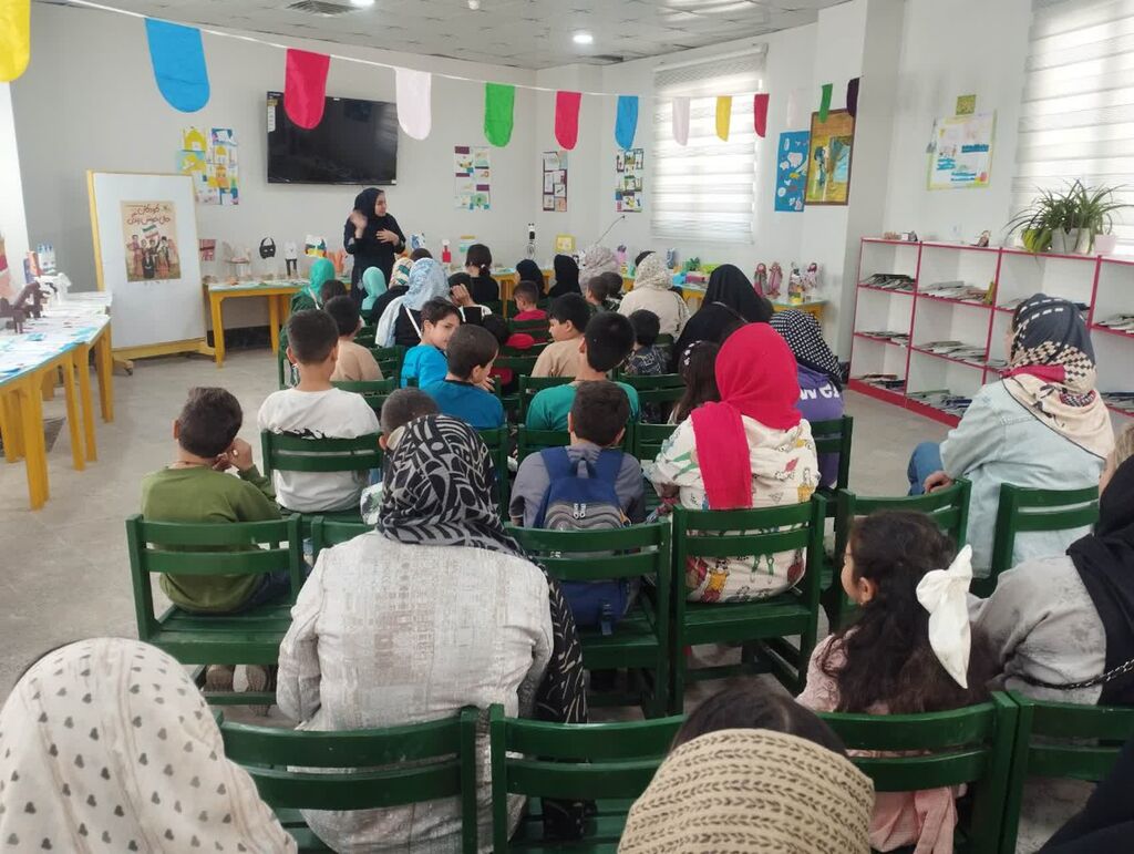 1351214-1 جشن تولد یک سالگی مرکز کانون محمدشهر همزمان با هفته ملی کودک