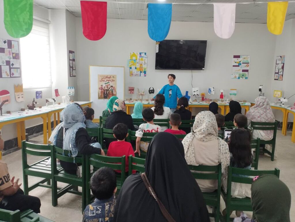 1351215-1 جشن تولد یک سالگی مرکز کانون محمدشهر همزمان با هفته ملی کودک