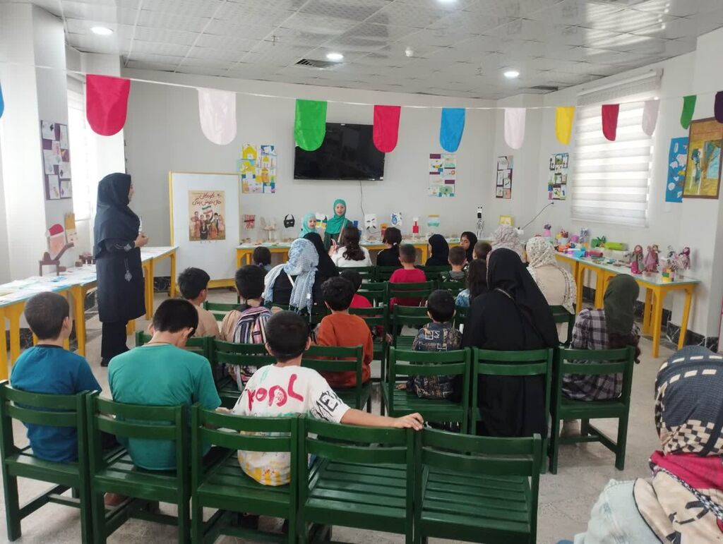 1351216-1 جشن تولد یک سالگی مرکز کانون محمدشهر همزمان با هفته ملی کودک