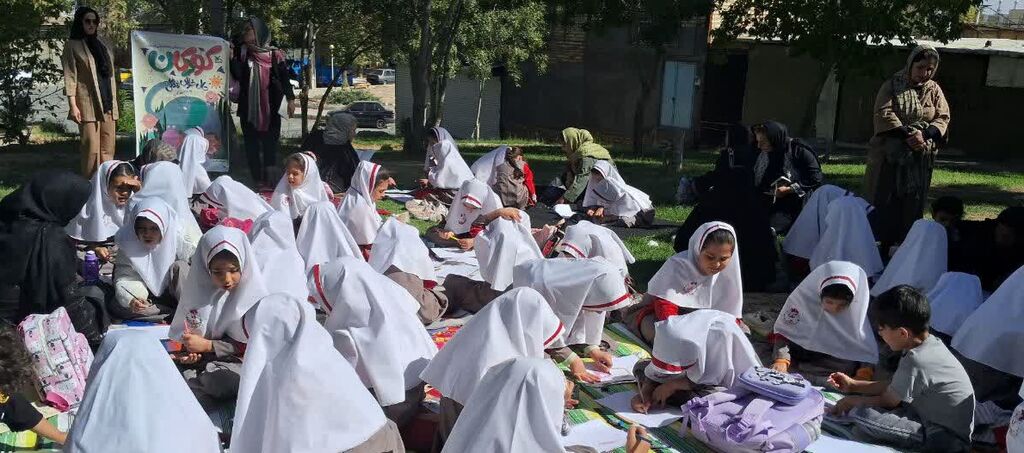 1351680-1 برگزاری جشن "نوخوانها" در مرکز کنگاور